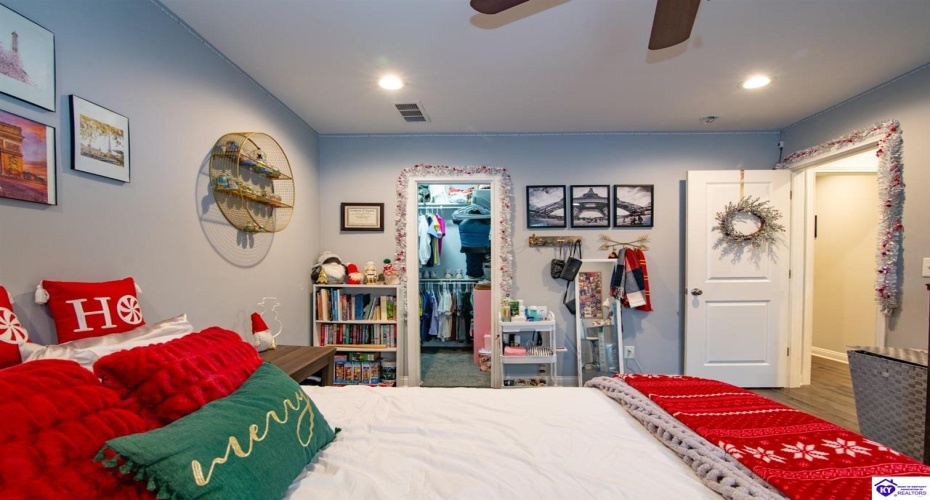 Park Avenue, Elizabethtown, Kentucky 42701, ,4 BathroomsBathrooms,For Sale,Park Avenue,HK24004534