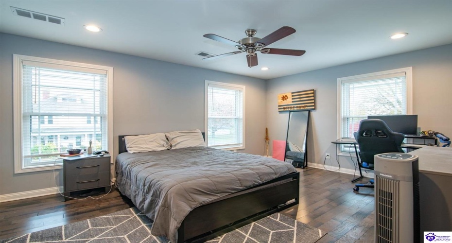 Park Avenue, Elizabethtown, Kentucky 42701, ,4 BathroomsBathrooms,For Sale,Park Avenue,HK24004534