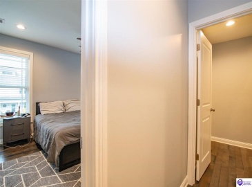 Park Avenue, Elizabethtown, Kentucky 42701, ,4 BathroomsBathrooms,For Sale,Park Avenue,HK24004534