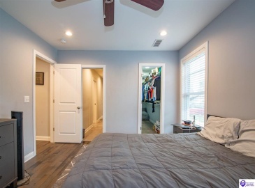 Park Avenue, Elizabethtown, Kentucky 42701, ,4 BathroomsBathrooms,For Sale,Park Avenue,HK24004534