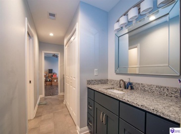 Park Avenue, Elizabethtown, Kentucky 42701, ,4 BathroomsBathrooms,For Sale,Park Avenue,HK24004534