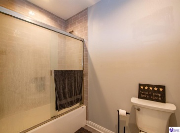 Park Avenue, Elizabethtown, Kentucky 42701, ,4 BathroomsBathrooms,For Sale,Park Avenue,HK24004534