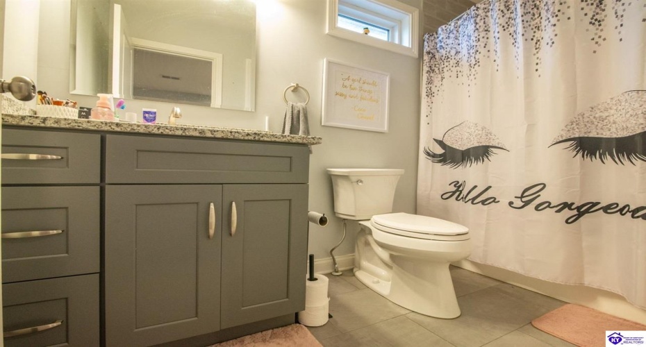 Park Avenue, Elizabethtown, Kentucky 42701, ,4 BathroomsBathrooms,For Sale,Park Avenue,HK24004534