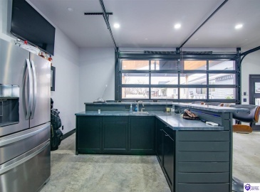 Park Avenue, Elizabethtown, Kentucky 42701, ,4 BathroomsBathrooms,For Sale,Park Avenue,HK24004534