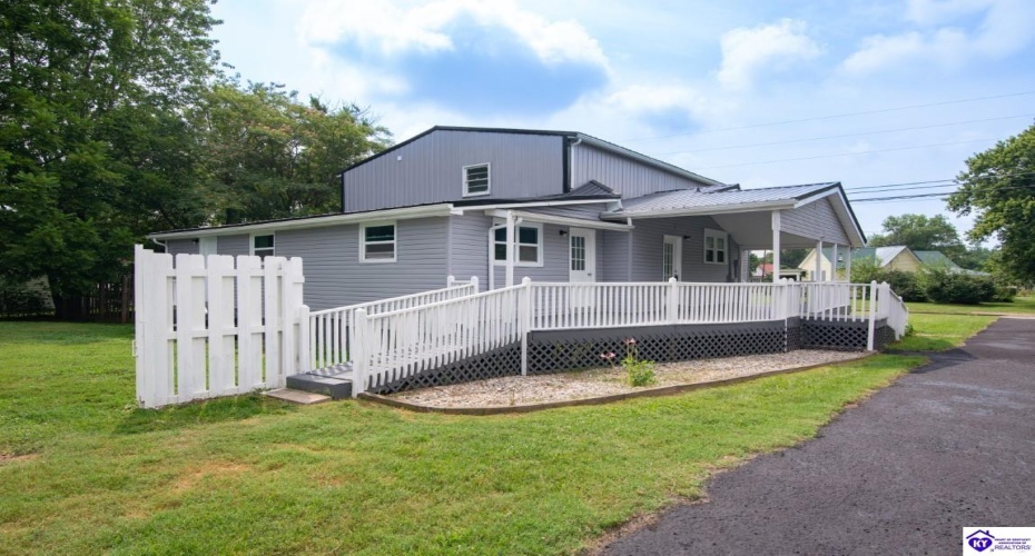 Main Street, Cecilia, Kentucky 42724, ,3 BathroomsBathrooms,For Sale,Main Street,HK24002760