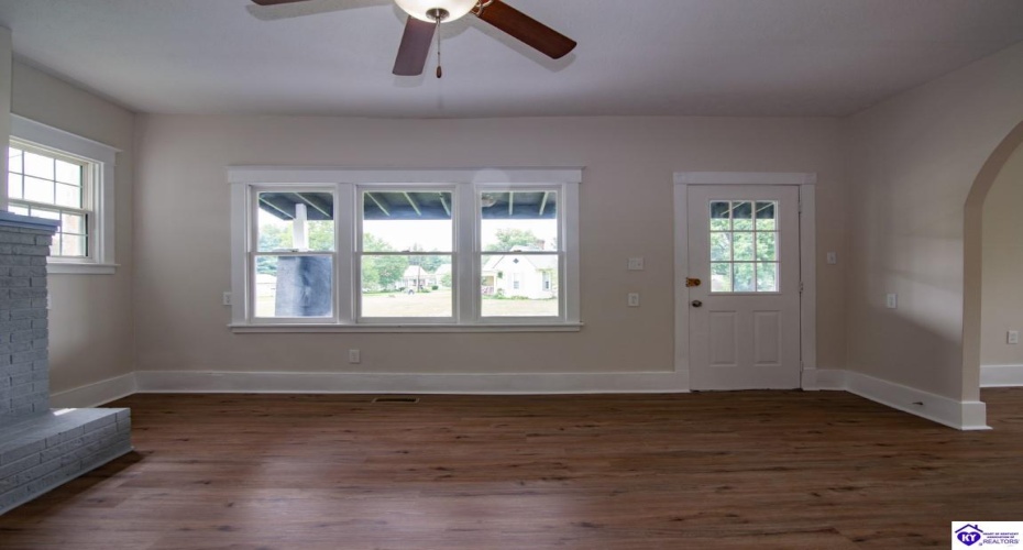 Main Street, Cecilia, Kentucky 42724, ,3 BathroomsBathrooms,For Sale,Main Street,HK24002760