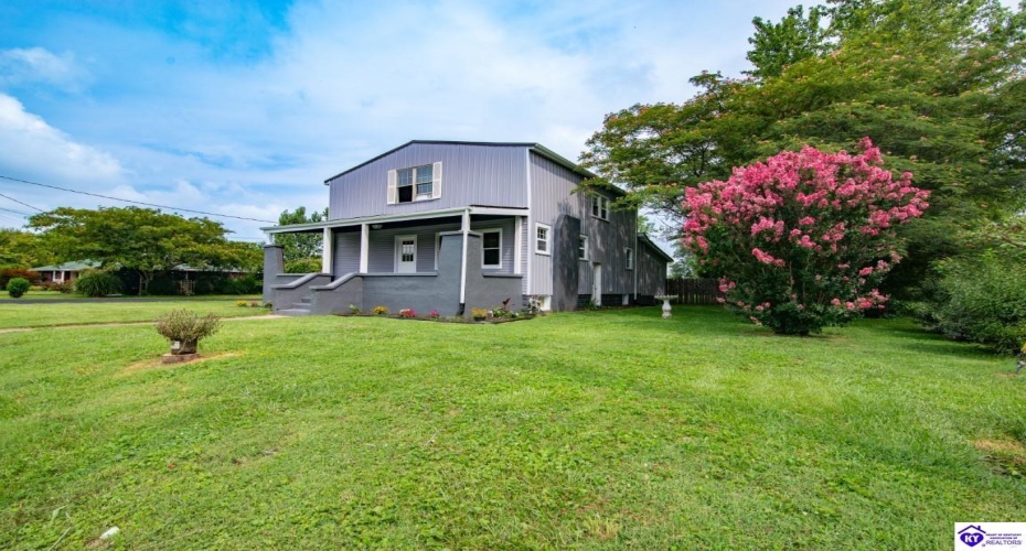 Main Street, Cecilia, Kentucky 42724, ,3 BathroomsBathrooms,For Sale,Main Street,HK24002760