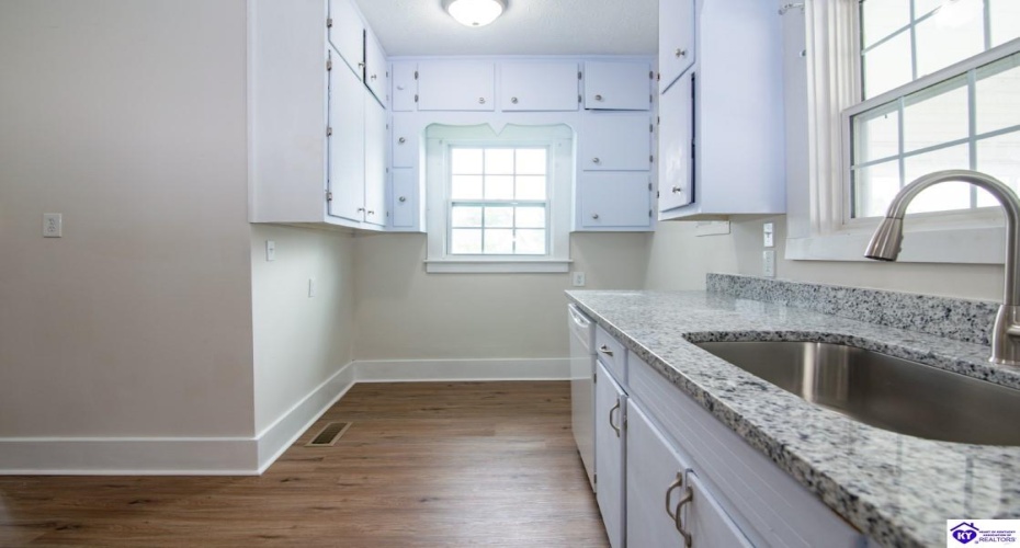 Main Street, Cecilia, Kentucky 42724, ,3 BathroomsBathrooms,For Sale,Main Street,HK24002760