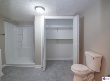 Main Street, Cecilia, Kentucky 42724, ,3 BathroomsBathrooms,For Sale,Main Street,HK24002760