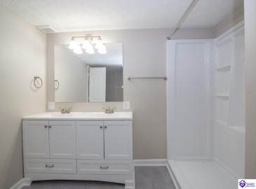 Main Street, Cecilia, Kentucky 42724, ,3 BathroomsBathrooms,For Sale,Main Street,HK24002760