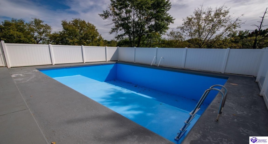 Main Street, Brandenburg, Kentucky 40108, ,6 BathroomsBathrooms,For Sale,Main Street,HK24004535