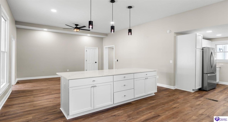 Main Street, Brandenburg, Kentucky 40108, ,6 BathroomsBathrooms,For Sale,Main Street,HK24004535