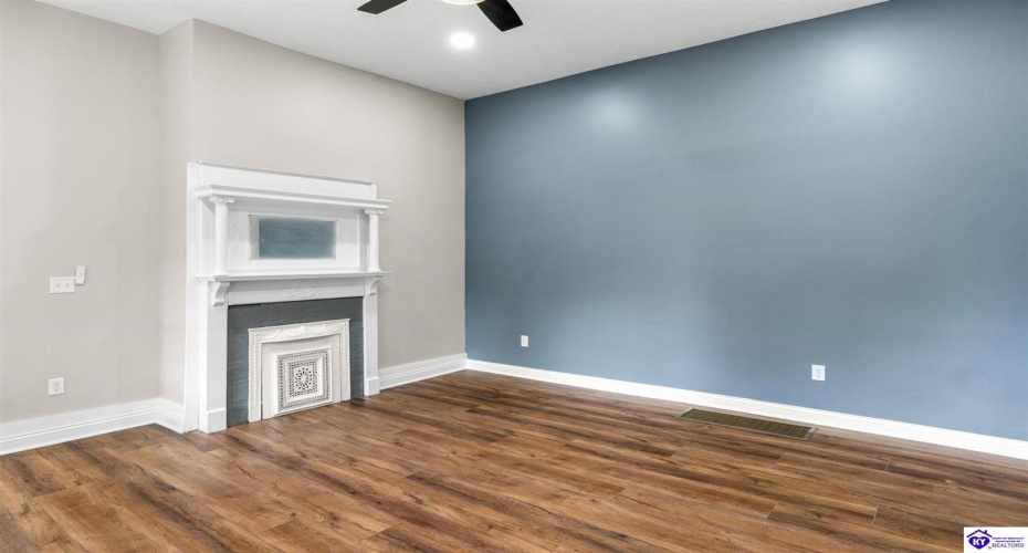 Main Street, Brandenburg, Kentucky 40108, ,6 BathroomsBathrooms,For Sale,Main Street,HK24004535