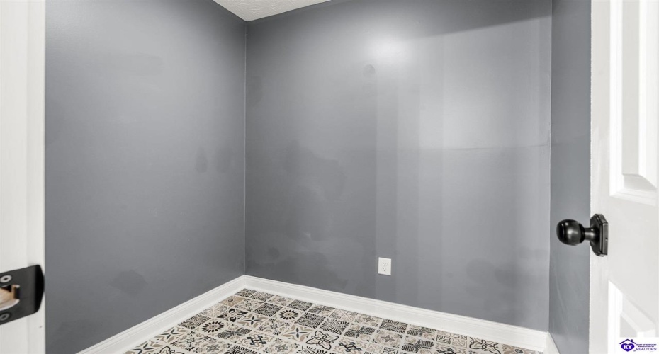 Main Street, Brandenburg, Kentucky 40108, ,6 BathroomsBathrooms,For Sale,Main Street,HK24004535