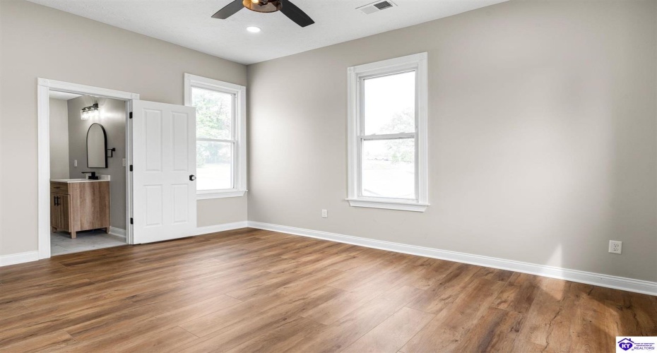 Main Street, Brandenburg, Kentucky 40108, ,6 BathroomsBathrooms,For Sale,Main Street,HK24004535