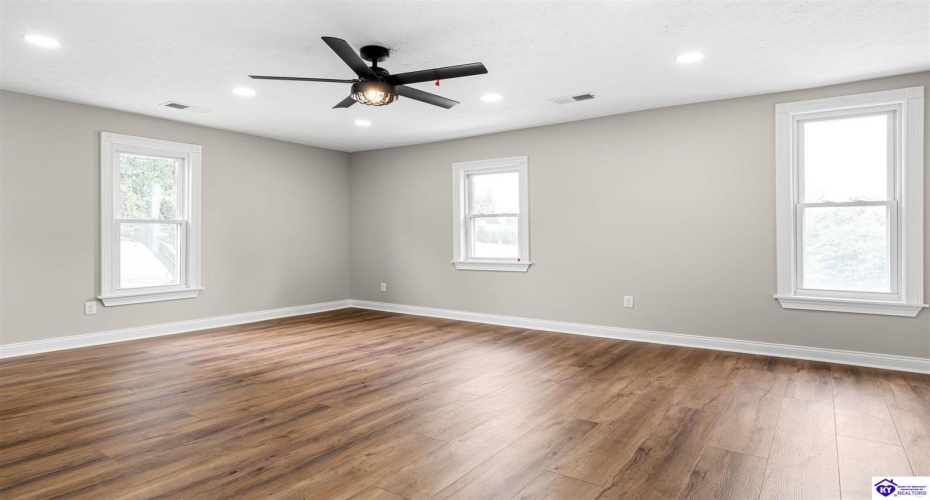 Main Street, Brandenburg, Kentucky 40108, ,6 BathroomsBathrooms,For Sale,Main Street,HK24004535