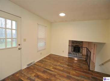 Glenwood Drive, Radcliff, Kentucky 40160, ,2 BathroomsBathrooms,For Sale,Glenwood Drive,HK24004536