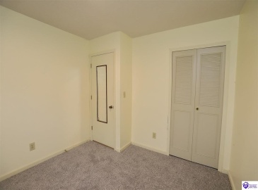 Glenwood Drive, Radcliff, Kentucky 40160, ,2 BathroomsBathrooms,For Sale,Glenwood Drive,HK24004536