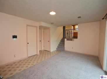 Glenwood Drive, Radcliff, Kentucky 40160, ,2 BathroomsBathrooms,For Sale,Glenwood Drive,HK24004536