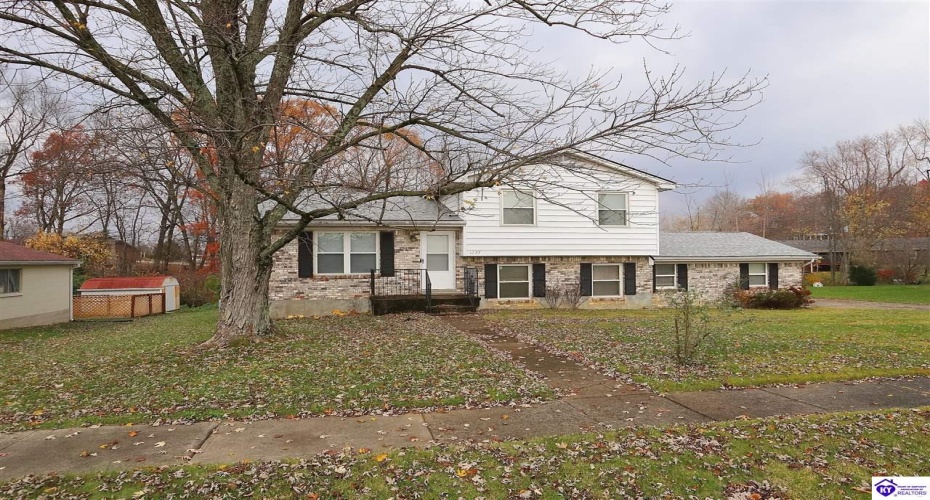 Glenwood Drive, Radcliff, Kentucky 40160, ,2 BathroomsBathrooms,For Sale,Glenwood Drive,HK24004536