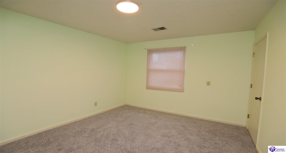 Glenwood Drive, Radcliff, Kentucky 40160, ,2 BathroomsBathrooms,For Sale,Glenwood Drive,HK24004536