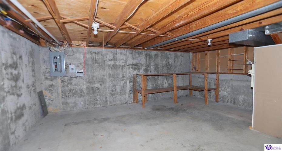 Glenwood Drive, Radcliff, Kentucky 40160, ,2 BathroomsBathrooms,For Sale,Glenwood Drive,HK24004536