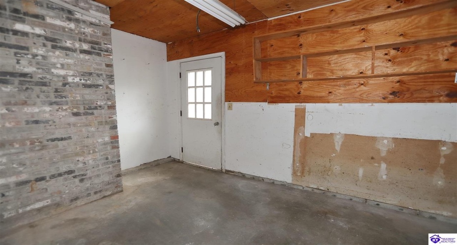 Glenwood Drive, Radcliff, Kentucky 40160, ,2 BathroomsBathrooms,For Sale,Glenwood Drive,HK24004536