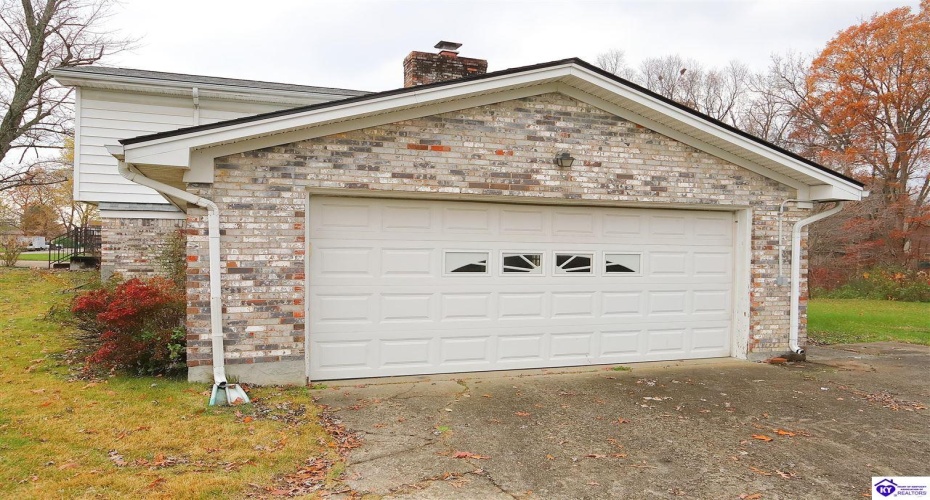 Glenwood Drive, Radcliff, Kentucky 40160, ,2 BathroomsBathrooms,For Sale,Glenwood Drive,HK24004536