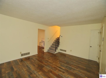 Glenwood Drive, Radcliff, Kentucky 40160, ,2 BathroomsBathrooms,For Sale,Glenwood Drive,HK24004536