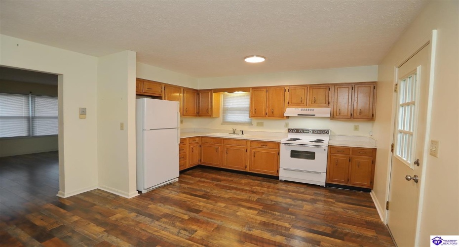 Glenwood Drive, Radcliff, Kentucky 40160, ,2 BathroomsBathrooms,For Sale,Glenwood Drive,HK24004536