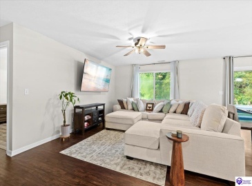 Boulders West Drive, Shepherdsville, Kentucky 42701, ,2 BathroomsBathrooms,For Sale,Boulders West Drive,HK24004537