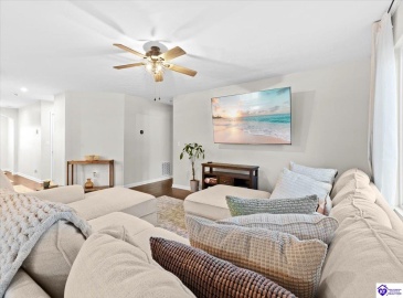 Boulders West Drive, Shepherdsville, Kentucky 42701, ,2 BathroomsBathrooms,For Sale,Boulders West Drive,HK24004537