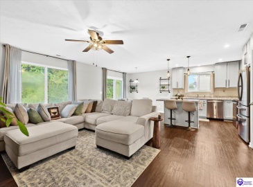 Boulders West Drive, Shepherdsville, Kentucky 42701, ,2 BathroomsBathrooms,For Sale,Boulders West Drive,HK24004537