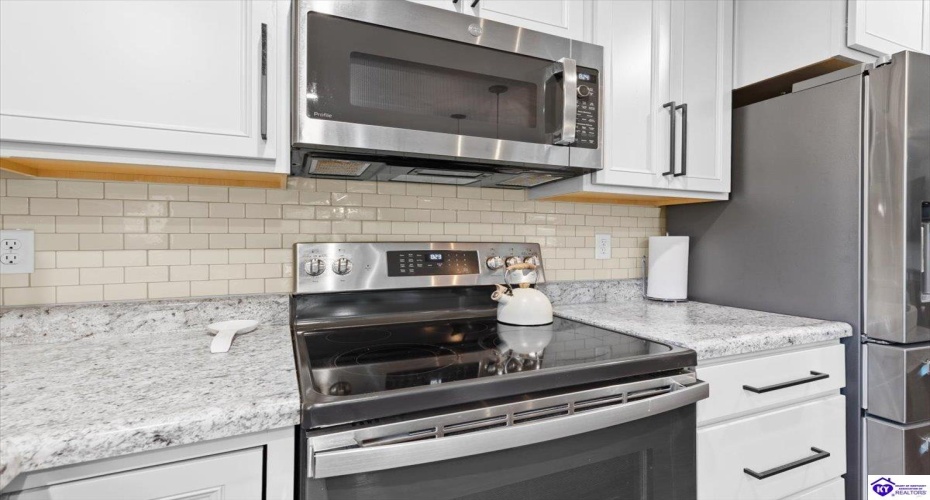 Boulders West Drive, Shepherdsville, Kentucky 42701, ,2 BathroomsBathrooms,For Sale,Boulders West Drive,HK24004537