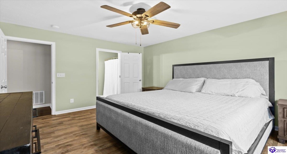 Boulders West Drive, Shepherdsville, Kentucky 42701, ,2 BathroomsBathrooms,For Sale,Boulders West Drive,HK24004537