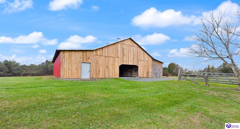 Elam Perkins Road, Greensburg, Kentucky 42743, ,2 BathroomsBathrooms,For Sale,Elam Perkins Road,HK24004538