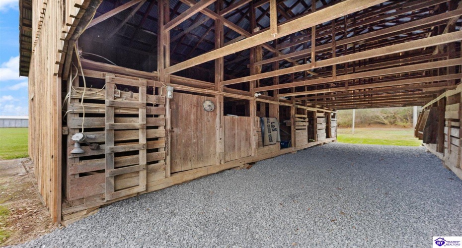 Elam Perkins Road, Greensburg, Kentucky 42743, ,2 BathroomsBathrooms,For Sale,Elam Perkins Road,HK24004538