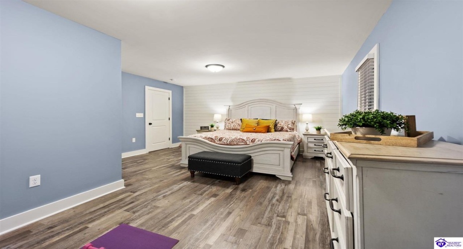 Elam Perkins Road, Greensburg, Kentucky 42743, ,2 BathroomsBathrooms,For Sale,Elam Perkins Road,HK24004538