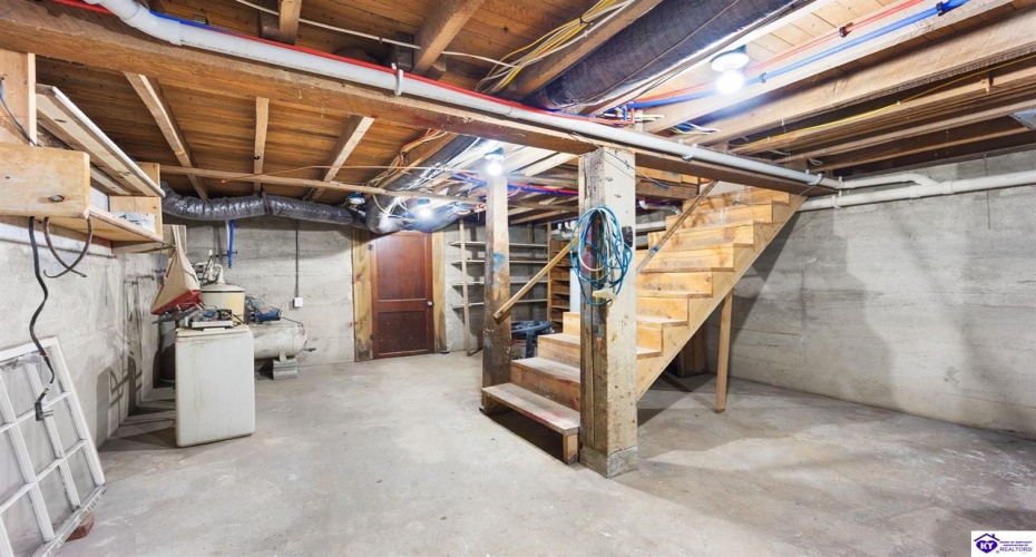 Elam Perkins Road, Greensburg, Kentucky 42743, ,2 BathroomsBathrooms,For Sale,Elam Perkins Road,HK24004538