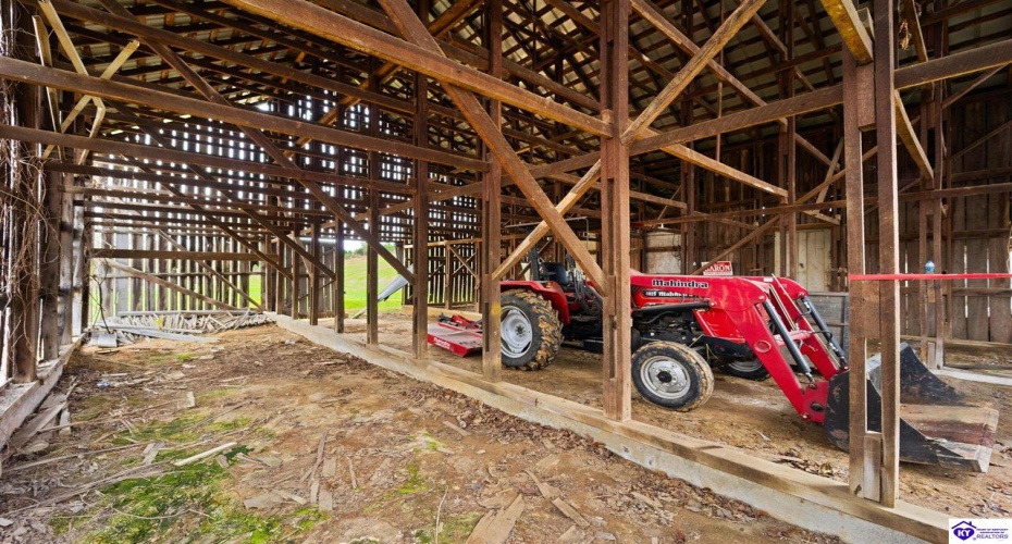 Elam Perkins Road, Greensburg, Kentucky 42743, ,2 BathroomsBathrooms,For Sale,Elam Perkins Road,HK24004538