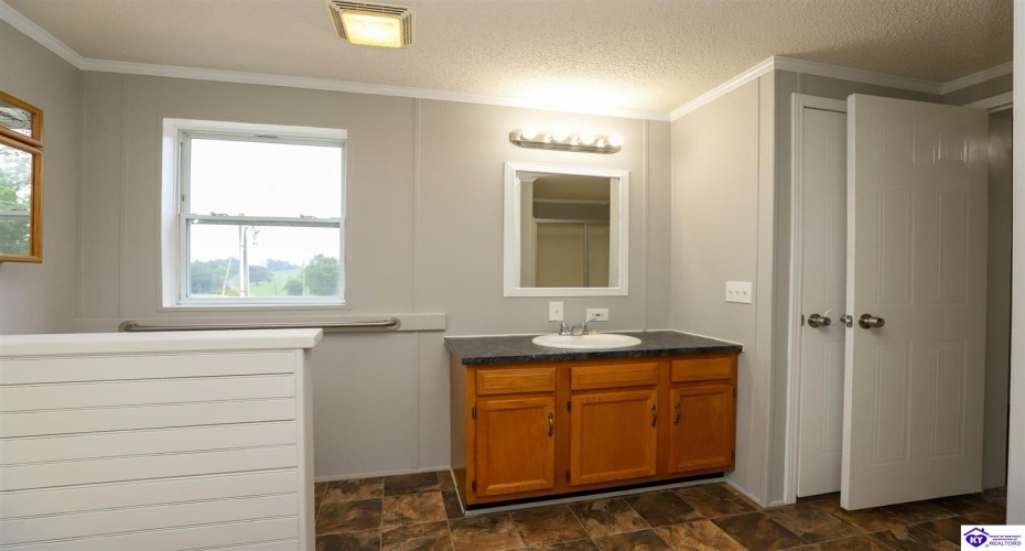 Antioch Church Road, Big Clifty, Kentucky 42712, ,2 BathroomsBathrooms,For Sale,Antioch Church Road,HK24004540