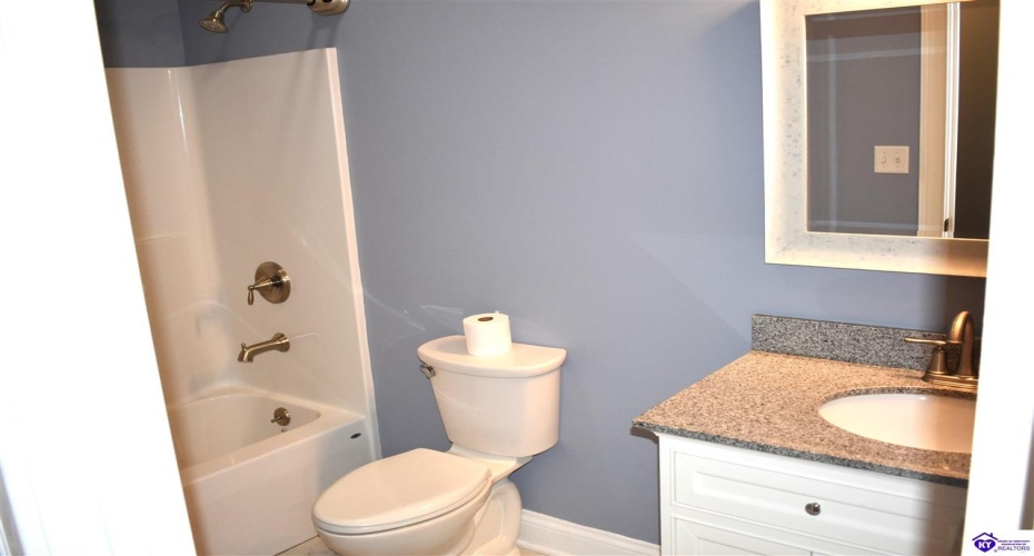 Evergreen Garden, Elizabethtown, Kentucky 42701, ,3 BathroomsBathrooms,For Sale,Evergreen Garden,HK24004541