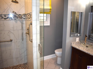 Evergreen Garden, Elizabethtown, Kentucky 42701, ,3 BathroomsBathrooms,For Sale,Evergreen Garden,HK24004541