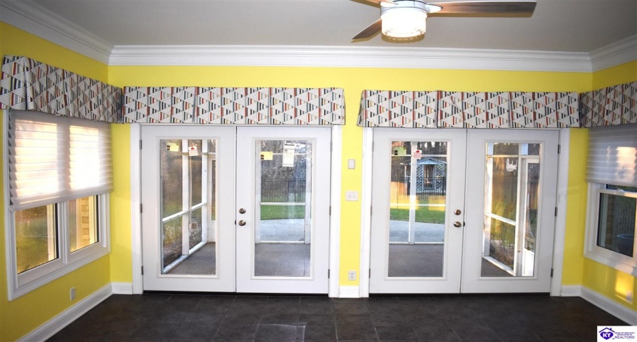 Evergreen Garden, Elizabethtown, Kentucky 42701, ,3 BathroomsBathrooms,For Sale,Evergreen Garden,HK24004541