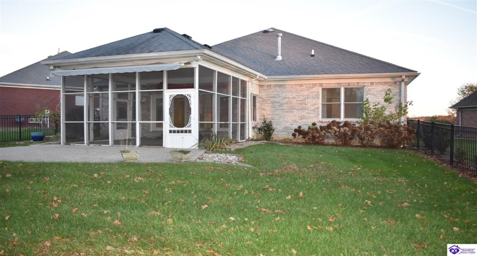 Evergreen Garden, Elizabethtown, Kentucky 42701, ,3 BathroomsBathrooms,For Sale,Evergreen Garden,HK24004541