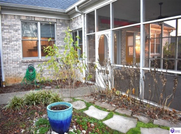 Evergreen Garden, Elizabethtown, Kentucky 42701, ,3 BathroomsBathrooms,For Sale,Evergreen Garden,HK24004541