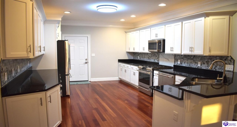 Evergreen Garden, Elizabethtown, Kentucky 42701, ,3 BathroomsBathrooms,For Sale,Evergreen Garden,HK24004541