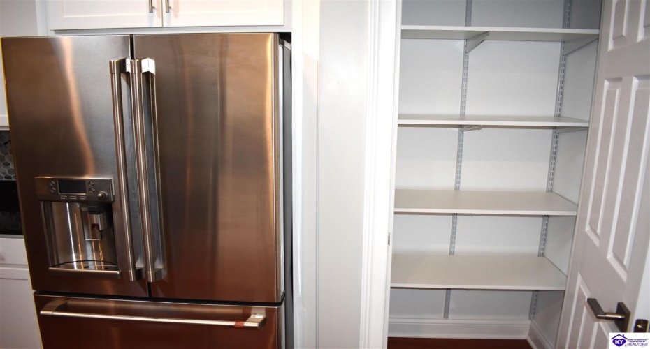 Evergreen Garden, Elizabethtown, Kentucky 42701, ,3 BathroomsBathrooms,For Sale,Evergreen Garden,HK24004541