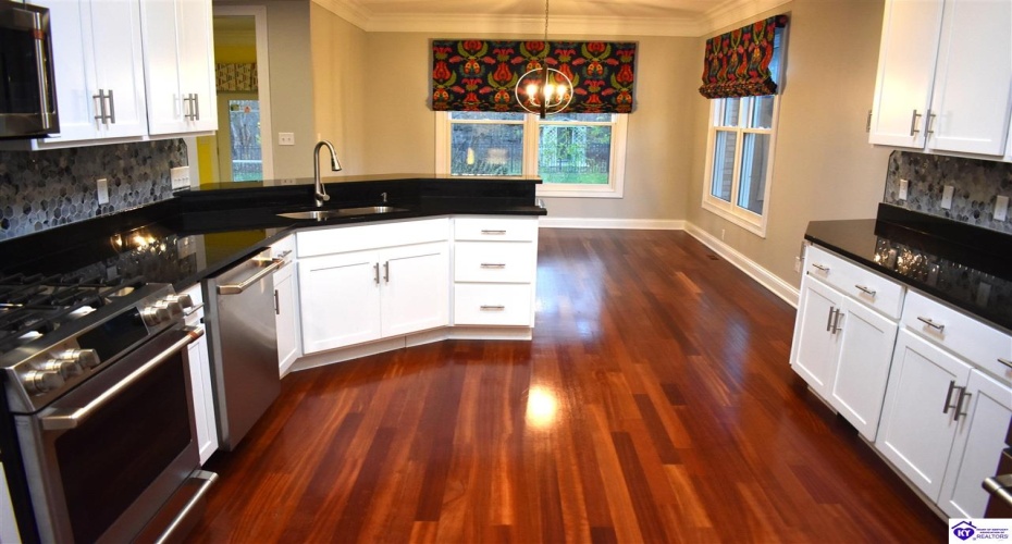 Evergreen Garden, Elizabethtown, Kentucky 42701, ,3 BathroomsBathrooms,For Sale,Evergreen Garden,HK24004541