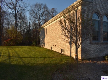 Evergreen Garden, Elizabethtown, Kentucky 42701, ,3 BathroomsBathrooms,For Sale,Evergreen Garden,HK24004541